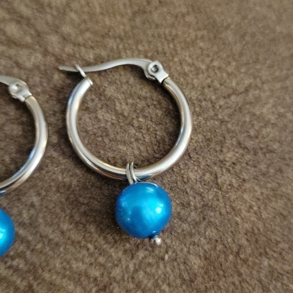3/$30 VTG Pearl Bead Drop Huggie Hoop Nebula Earrings